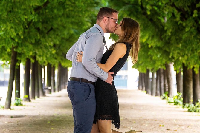 Professional Photo Shoot Walking Tour in Central Paris - Timing, weather, and practical planning
