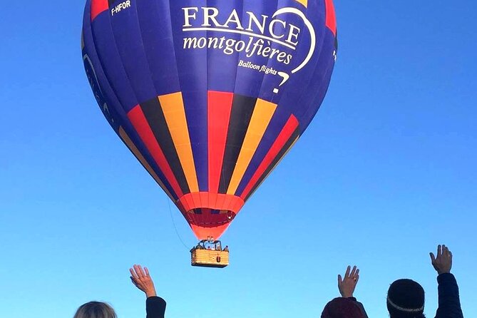 Provence Hot-Air Balloon Ride from Forcalquier - The landing, packing, and toast des Aéronautes