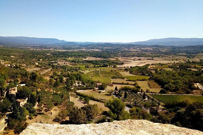 Provence Wineries and Luberon Villages Day Trip from Aix-en-Provence - Roussillon and its ochre-colored setting