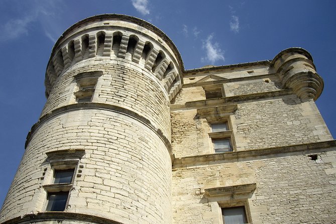 Provence Wineries and Luberon Villages Day Trip from Aix-en-Provence - What the minibus time means for you