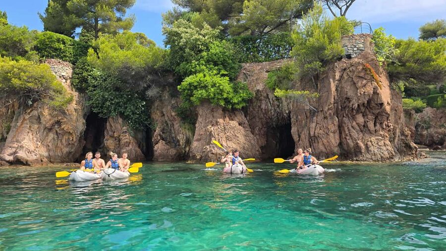 Rando Kayak Agay Guided Visit - Why the Esterel coast works so well by kayak