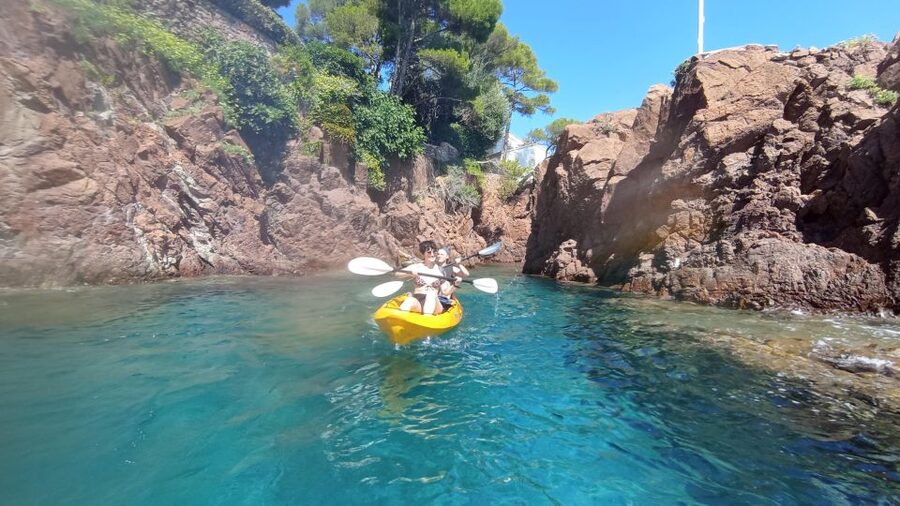 Rando Kayak Agay Guided Visit - Getting settled before departure