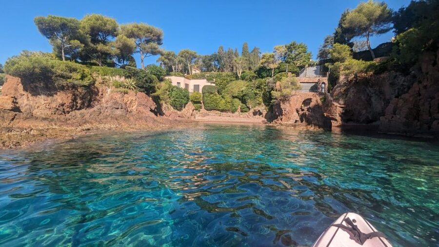 Rando Kayak Agay Guided Visit - Nature without the boat traffic