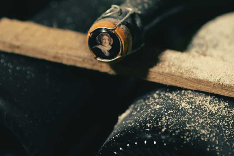 Reims: Veuve Clicquot and Family-Run Winery Day Tour & Lunch - Starting from Reims or Epernay