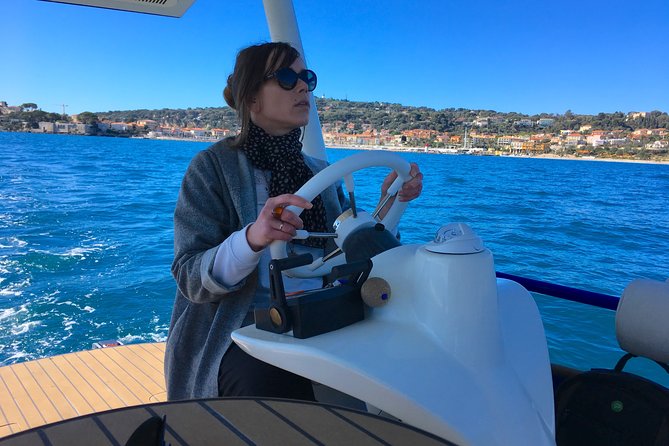 Romantic Private Tour for 2 plus guide on your own Solar Powered Boat - What the solar-powered boat changes