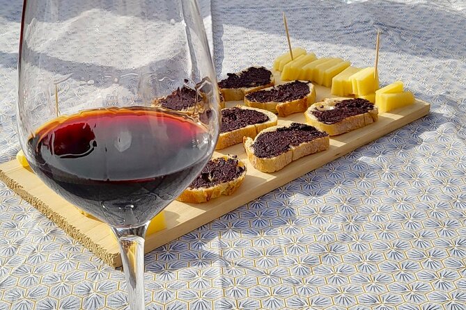 Saint-Emilion Afternoon Wine Tour - 2 Wineries & delicacies - What the first château teaches you