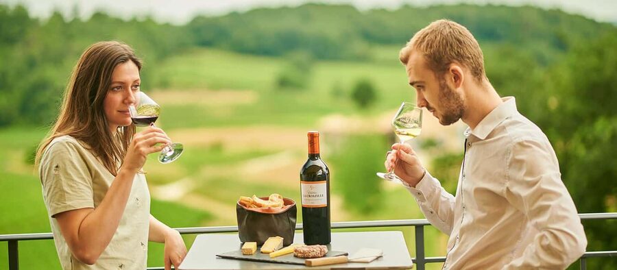 Saint-Emilion: Grand Cru Classé Gourmet Visit - Two Saint-Emilion wineries, two ways to make wine