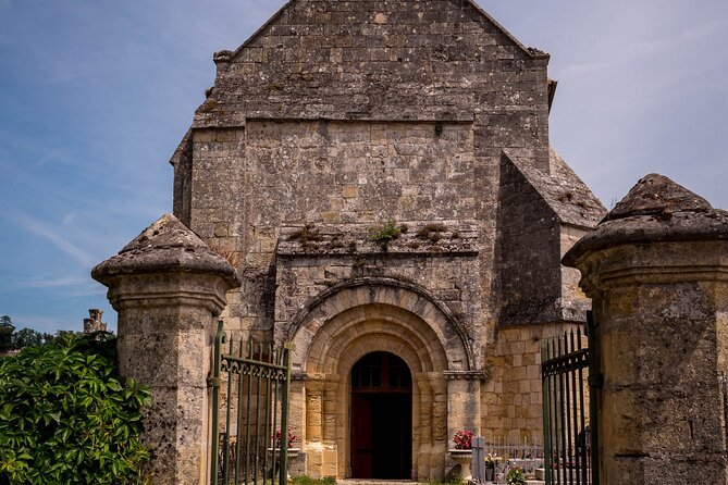 Saint-Émilion Wine Tour By Premium Electric Bike, Lunch Included - The final tasting in Saint-Émilion village