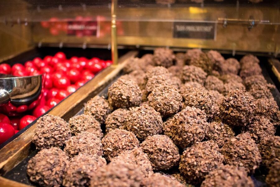 Saint-Germain-des-Prés: Pastry and Chocolate Walking Tour - Why Saint-Germain-des-Prés makes a fine food-walking neighborhood