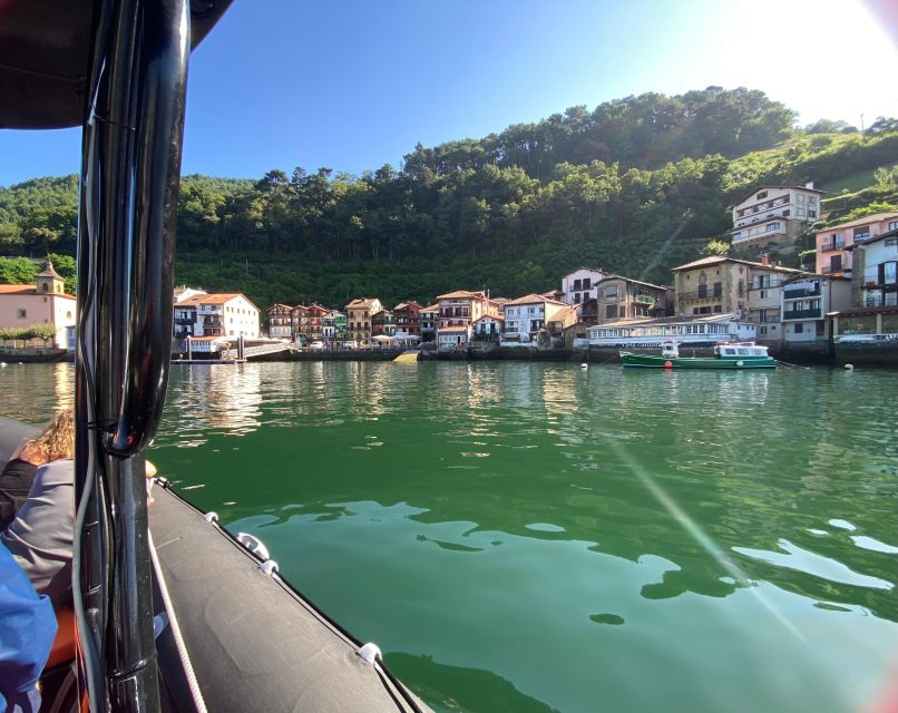 Saint-Jean-de-Luz, Basque country: Boat tour along the Coast - The return past Socoa Fort