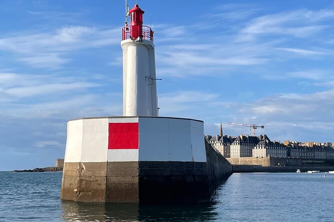 Saint-Malo: 1h30 guided boat trip (Commented FR & EN) - Finding the meeting point in Saint-Malo