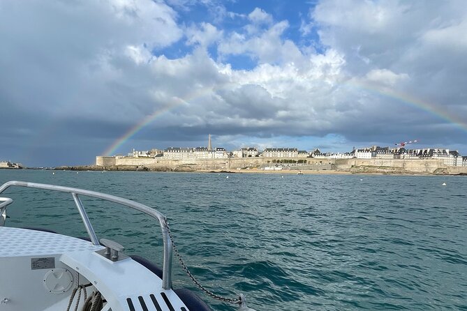 Saint-Malo: 1h30 guided boat trip (Commented FR & EN) - Tide, weather, and what you will actually see