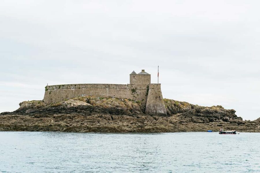 Saint-Malo: Guided Boat Tour with Local Captain - Finding Marin Malouin Near Solidor Tower