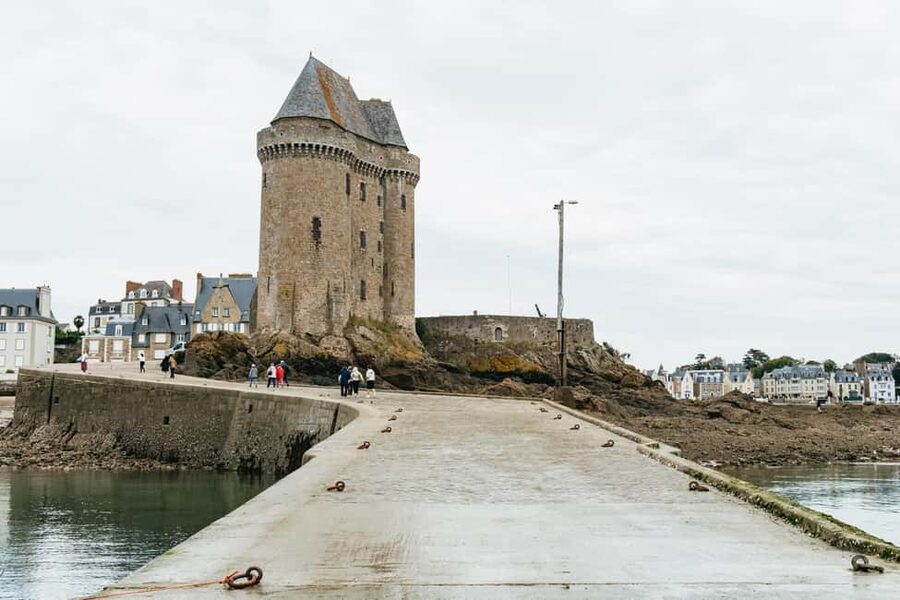 Saint-Malo: Guided Boat Tour with Local Captain - The One-Hour Route: A Quick Coastal Introduction