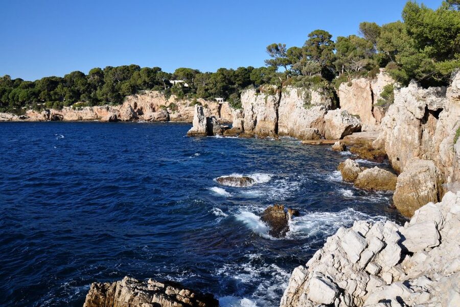 Saint Paul de Vence, Antibes, and Cannes from Nice - Antibes from the market square to Billionaire’s Pier