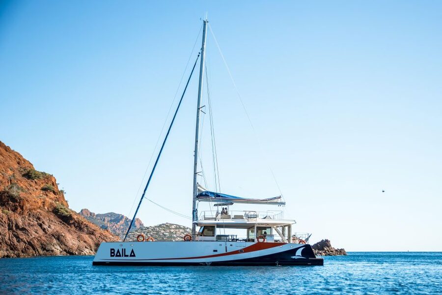 Saint Raphaël: Guided cruise, discover a beautiful coastline - Calanque des Contrebandiers and Agay Bay