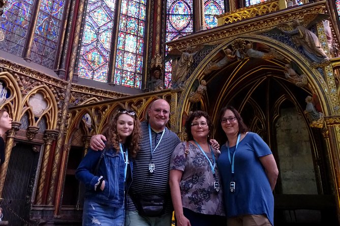 Sainte Chapelle 1h Guided Tour with entrance ticket - Eng / Esp - Small-group advantages and audio equipment
