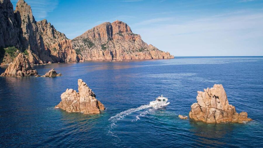 Scandola: Visit the Nature Reserve from Porto (France) - Scandola Nature Reserve from the water
