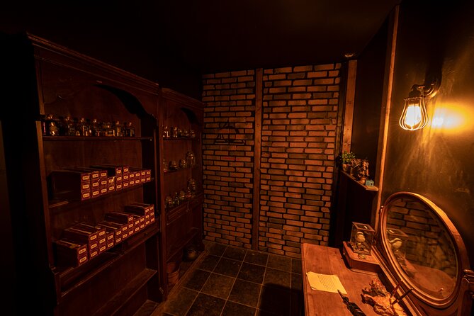 School of Magic - Escape game Montpellier - Entering a Hogwarts-style room in Montpellier
