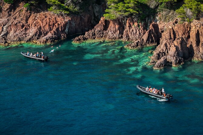 Sea excursion - Estérel Massif by boat - Crossing Mandelieu Bay toward Château de la Napoule