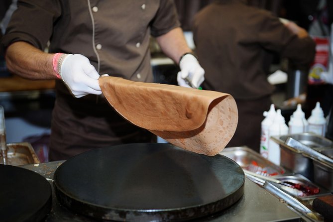 Seine River Cruise & French Crepe Tasting by the Eiffel Tower - The upper deck gives you the best pictures
