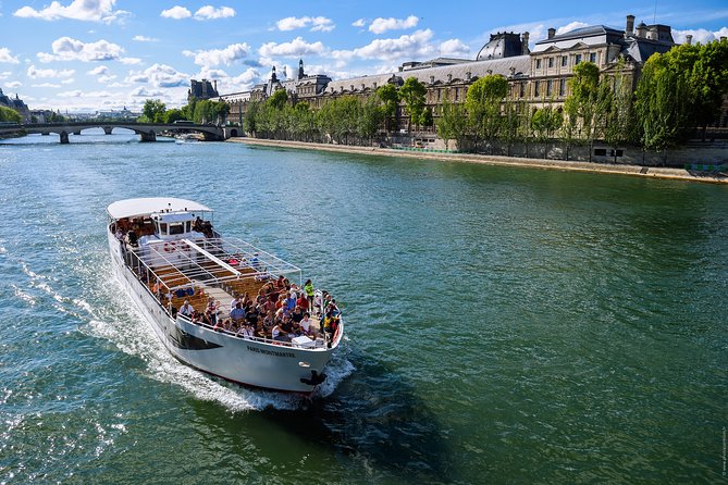 Seine River Direct Access Guided Cruise - Grand Palais and the return toward Trocadéro