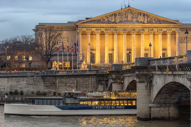 Seine River Evening Cruise with Music (Drink Options) - Pont Neuf, the islands, and Notre-Dame