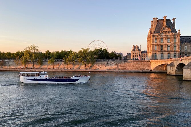 Seine River Evening Cruise with Music (Drink Options) - Île Saint-Louis and the Hôtel de Ville