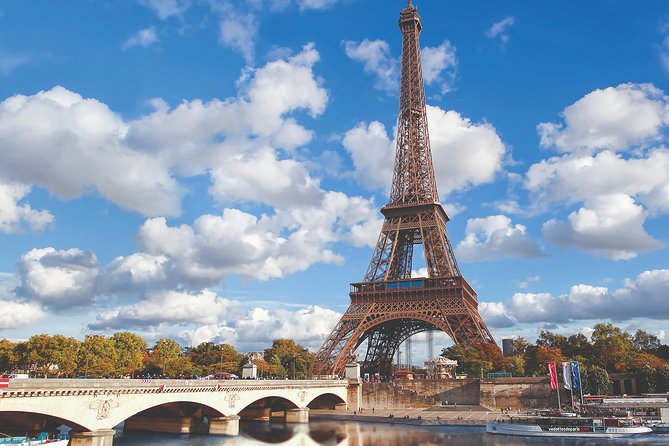 Seine River Guided Cruise Champagne Option by Vedettes de Paris - Île Saint-Louis, the Conciergerie, and the Louvre