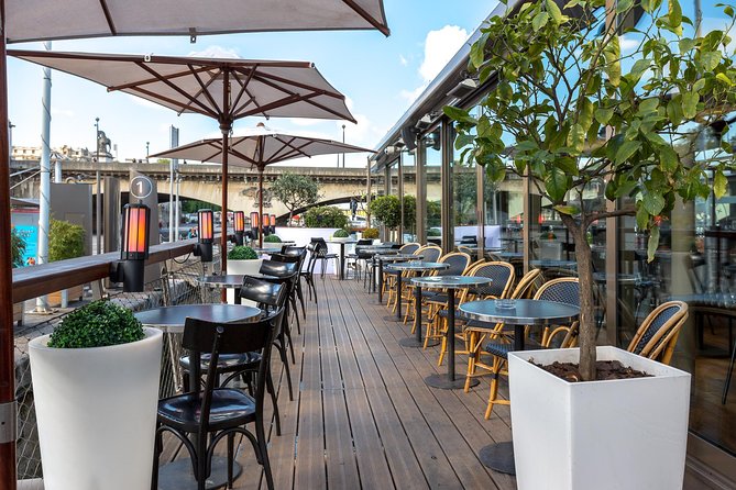 Seine River Sightseeing Cruise and Dinner at Le Bistro Parisien - Making sense of the cruise experience