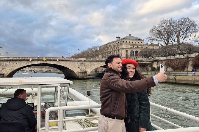 Seine River Sightseeing Guided Cruise by Vedettes du Pont Neuf - Why the Seine is the right place to begin in Paris