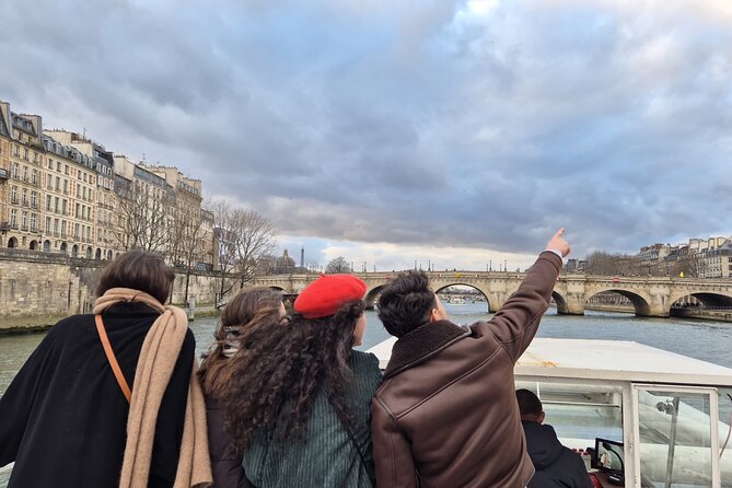 Seine River Sightseeing Guided Cruise by Vedettes du Pont Neuf - Choosing a daytime or evening departure