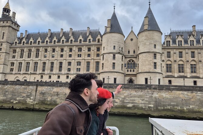 Seine River Sightseeing Guided Cruise by Vedettes du Pont Neuf - Seating, weather, and group size