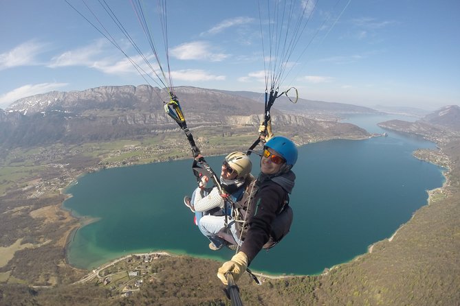 Sensation paragliding flight over the magnificent Lake Annecy - Who should book this Lake Annecy flight