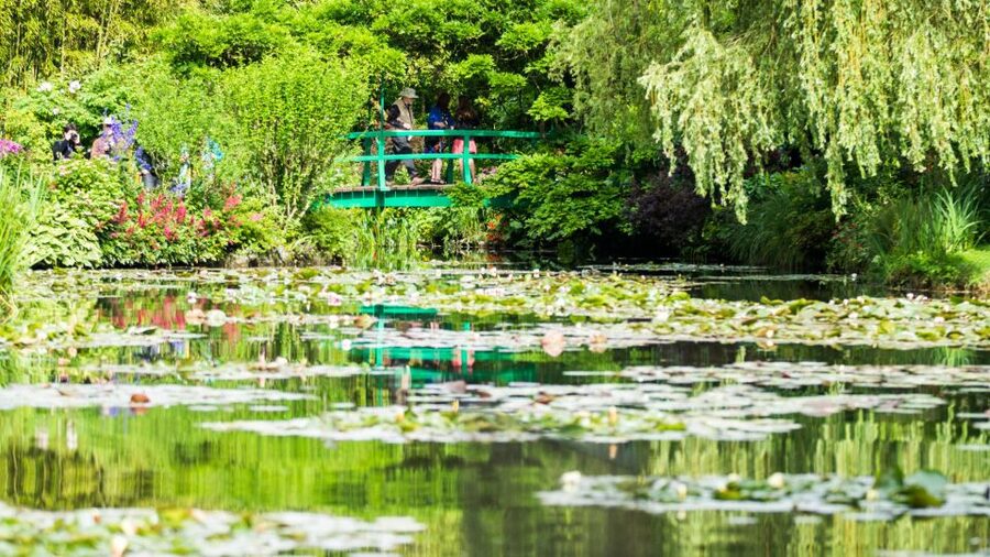 Small-Group Giverny and Van Gogh's Room in Auvers from Paris - Inside Monet’s colorful family home