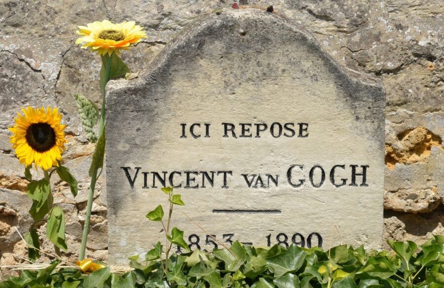 Small-Group Giverny and Van Gogh's Room in Auvers from Paris - Lunch in Auvers-sur-Oise