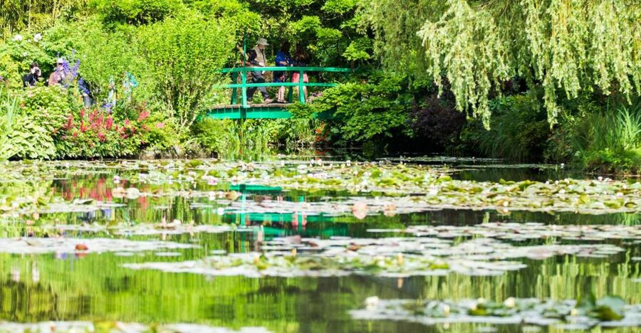 Small-Group Giverny and Van Gogh's Room in Auvers from Paris - Walking through the Clos Normand and water garden