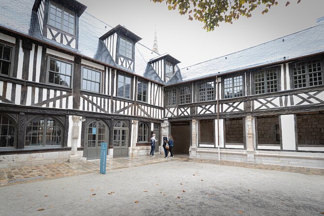 Small Group Guided Tour of the Secret History of Rouen - The Gros-Horloge and the clock that shaped city life