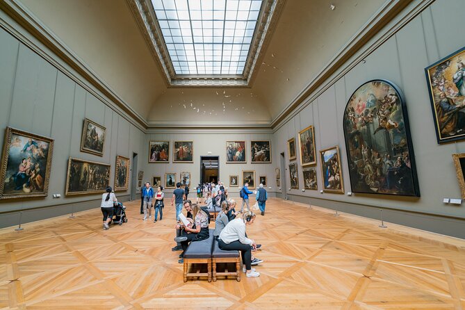Small-Group Louvre Museum Masterpieces Tour with Access - Canova, Delacroix, and Michelangelo