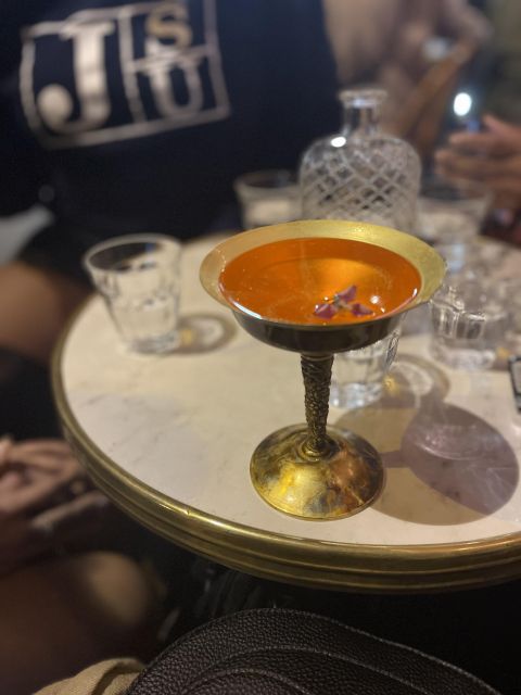 Solo travelers Meetup:A cultural stroll,Drinks & socializing - The group size and the social chemistry