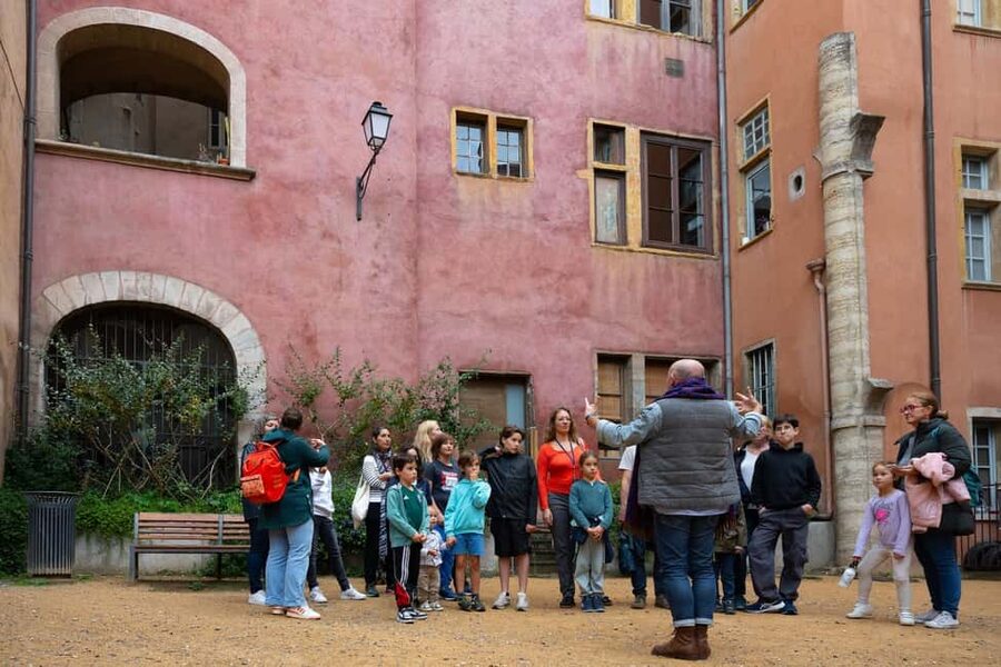Storytelling tour of the Vieux-Lyon for children in French - Key points to know before booking