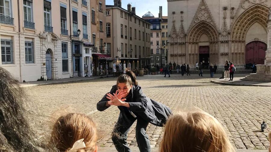 Storytelling tour of the Vieux-Lyon for children in French - A French-only experience with a clear age range