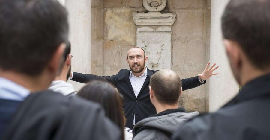 Storytelling tour of the Vieux-Lyon in French - Price, timing, and practical value