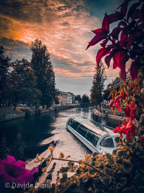 Strasbourg: Guided Historical Neighborhoods Walking Tour - Petite France and the original half-timbered houses