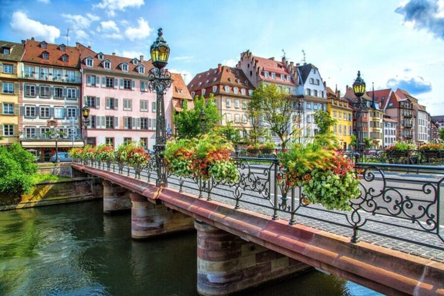 Strasbourg: Private custom tour with a local guide - What the guides bring to the walk