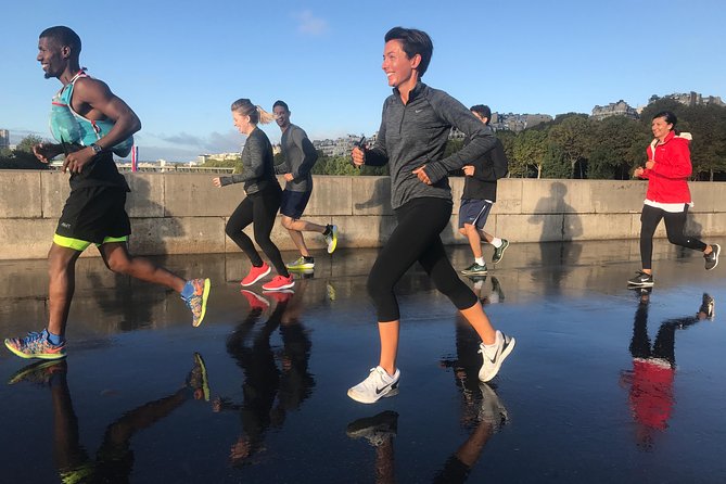 Sunrise Run & Sightseeing in Paris - Pont Neuf and Pont des Arts