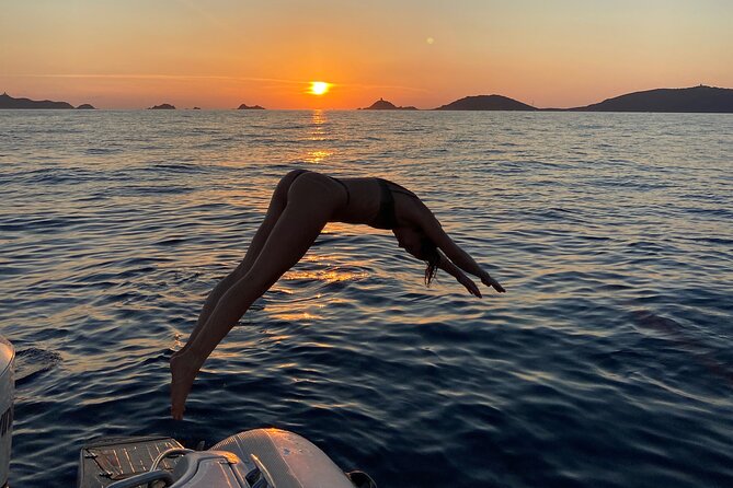 Sunset boat cruise with Aperitif at the Sanguinary Islands - Practical details that affect the evening