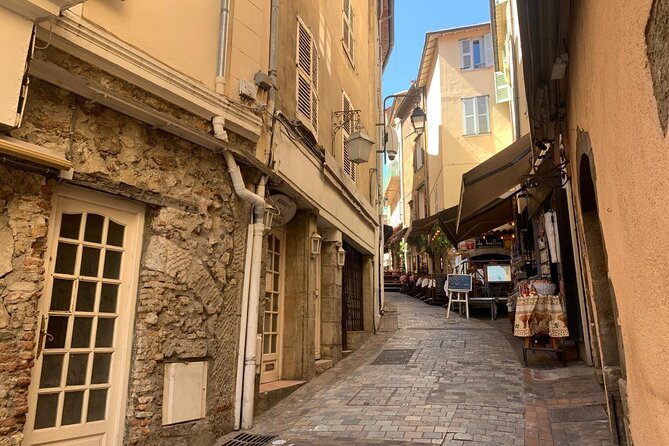 Taste Cannes – A Full French Riviera Food Tour by Do Eat Better - What guides add to the walk