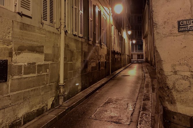 The Darkest Secrets of Paris - Pont-Neuf and the Secret Society