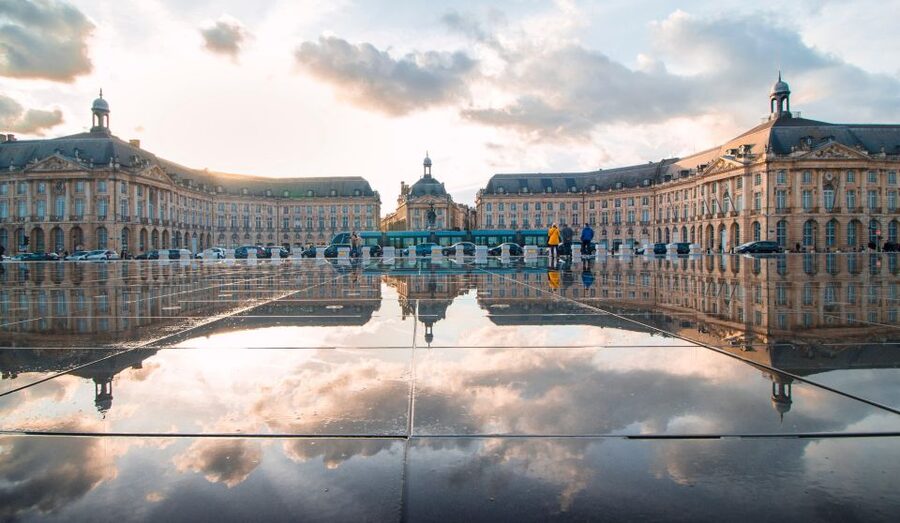 The essential in Bordeaux, private tour with a local - Booking details that affect your decision